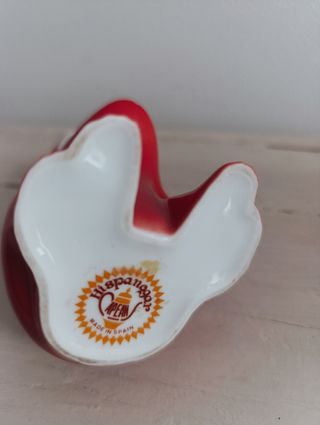 Rana de porcelana roja