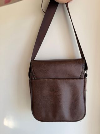 Bolso de hombro marrón para hombre