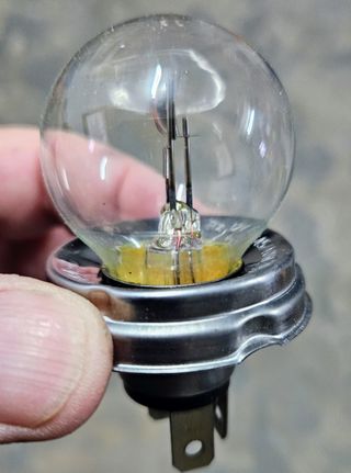 Bombilla Renault 4. Faro R2 P45T 12V 45/40W