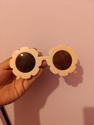 Gafas de sol para niña con diseño floral
