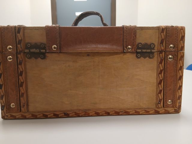 Baúl/Cofre de madera y cuero