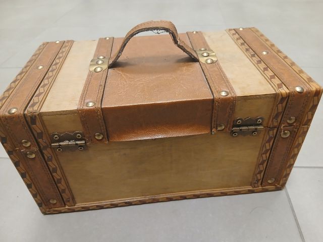 Baúl/Cofre de madera y cuero