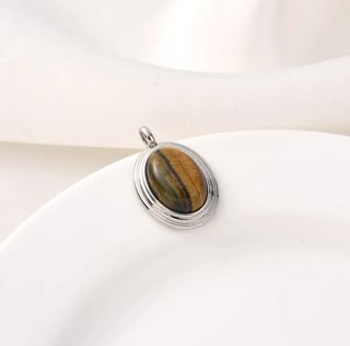 Colgante ovalado con piedra ojo de tigre