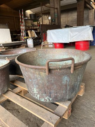 Calderos de cobre antiguos venta persona