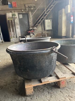 Calderos de cobre antiguos venta persona