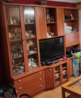 Mueble salón cerezo con vitrina
