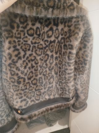 Chaqueta de mujer con estampado de leopardo