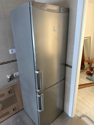 Frigorífico, lavavajillas y horno