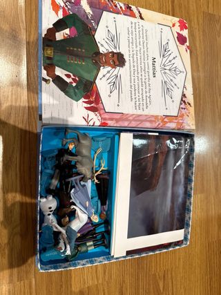 Frozen 2. Libroaventuras: Incluye un cuento, fi...