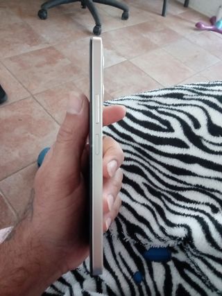 Vivo Y36 16GB RAM 256GB Almacenamiento.color Oro