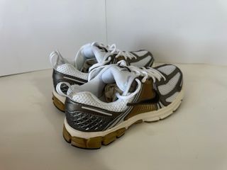 Sneakers Nike Vomero 5 Talla 38