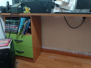 Cama nido con cajones,mesa y disponible estantería