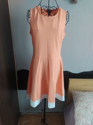 Vestido naranja y blanco