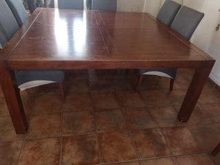 MESA DE COMEDOR GRANDE DE MADERA MACIZA 1.80x1.80