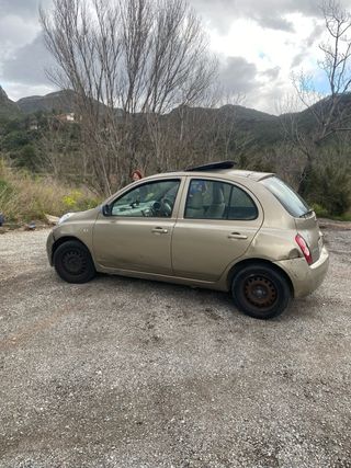 Nissan Micra 2004 aire y techo