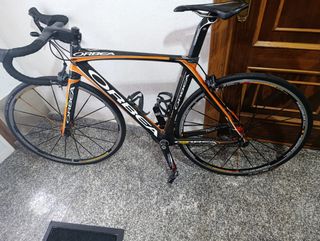 Bicicleta de carretera Orbea naranja