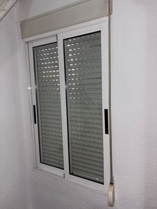 Ventana corredera aluminio blanca