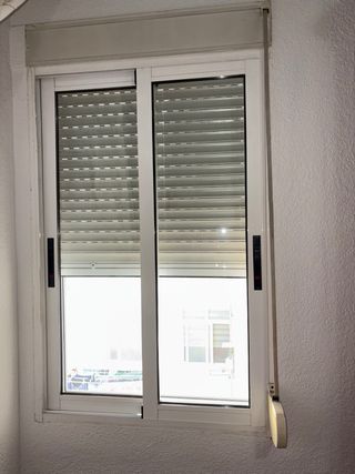 Ventana corredera aluminio blanca