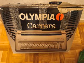 Máquina de escribir Olympia Carrera
