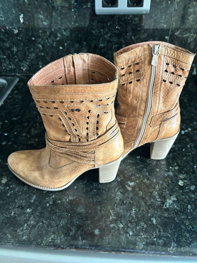 Botas NeroGiardini Marrones Talla 37,piel