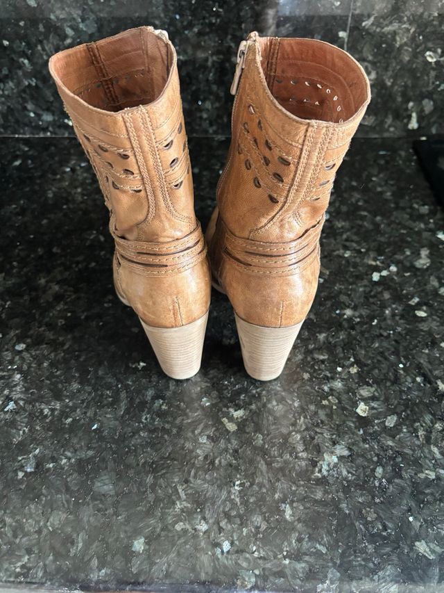 Botas NeroGiardini Marrones Talla 37,piel