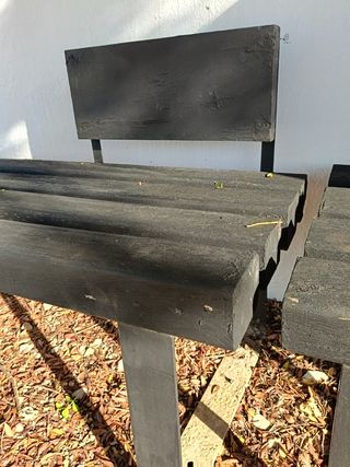 Due panchine da giardino