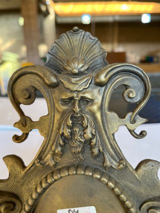 Marco de latón con figura venta persona