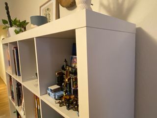 Estantería modular Kallax Ikea con patas metal