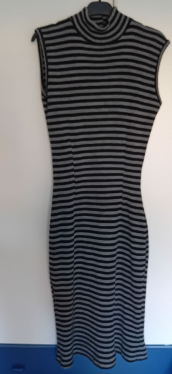 Abito longuette in maglia a righe