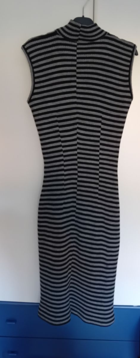 Abito longuette in maglia a righe