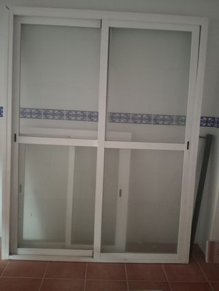 Dos ventanas aluminio blanco y cierre