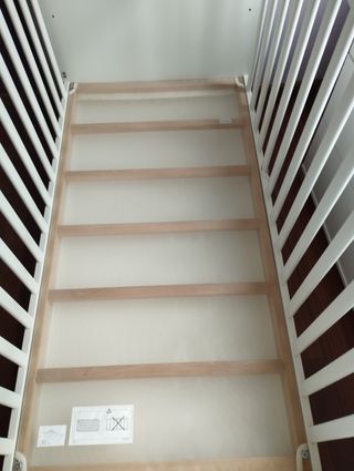 Cuna de bebé blanca