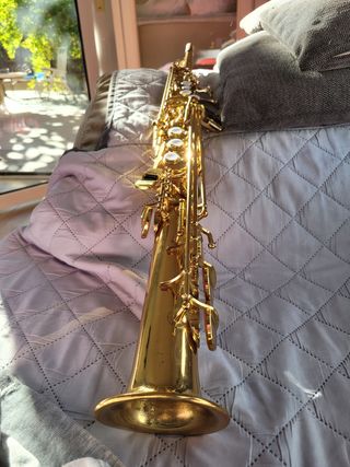 Saxo Soprano YSS 475, dos boquillas y cañas
