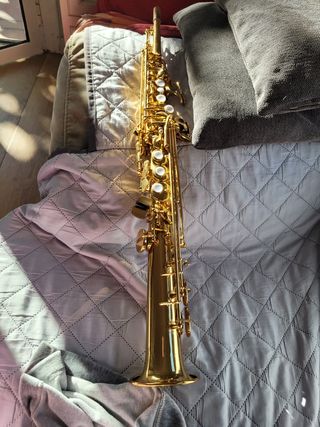 Saxo Soprano YSS 475, dos boquillas y cañas