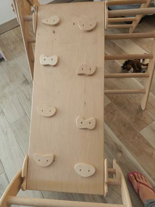 Gimnasio Montessori de madera