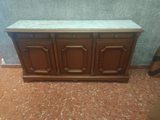 Mueble recibidor de madera y mármol