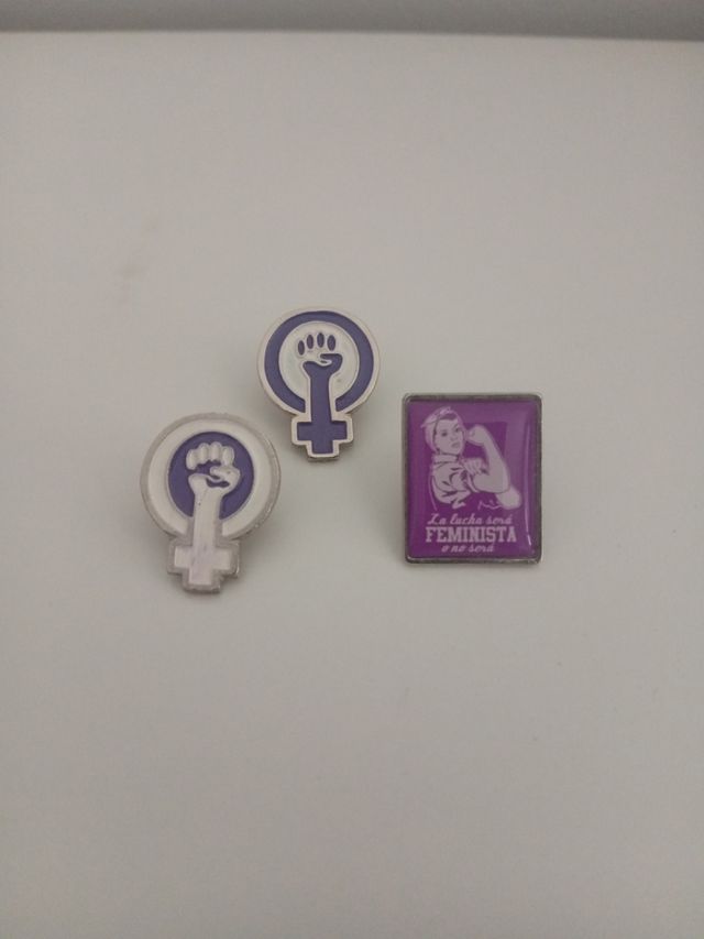 Lote de 3 pines mujer