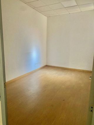 Local comercial en alquiler en Campo San Francisco - Plaza de América en Oviedo