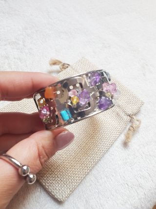 Brazalete Vintage plateado piedras colores