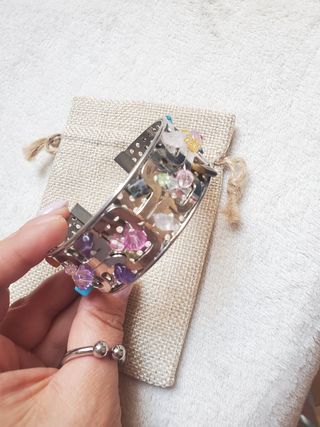 Brazalete Vintage plateado piedras colores