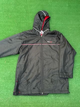 Chaqueta Nike Negra con Capucha
