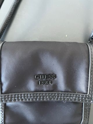 Bandolera Guess Negra Estrecha