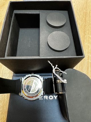 Reloj Viceroy plateado y rojo