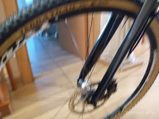 Bicicleta Gravel Cube Negra y Verde Talla M 