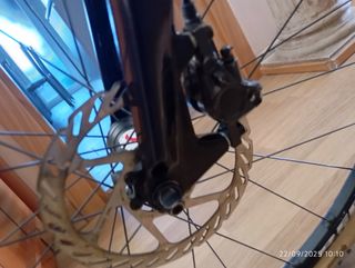 Bicicleta Gravel Cube Negra y Verde Talla M 