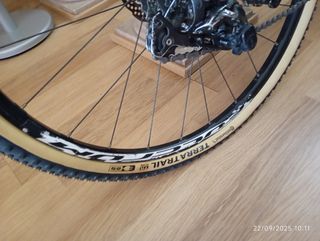 Bicicleta Gravel Cube Negra y Verde Talla M 