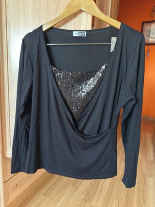 AGE OF LOVE Camiseta Vestir Negra Lentejuelas
