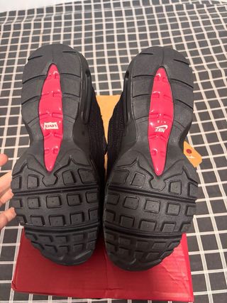 Nike Air Max x Levi's Negro/Rojo