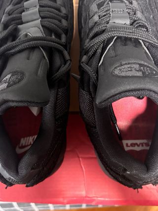 Nike Air Max x Levi's Negro/Rojo