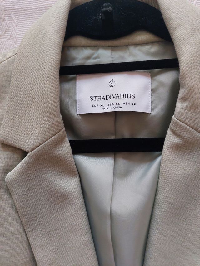 Blazer Stradivarius verde pastel Talla XL